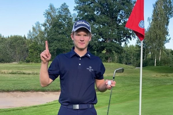 HIO av James Kumlin Anefjäll