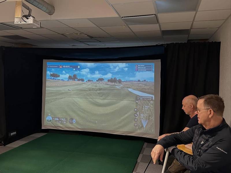 Seniorgolf året runt – Simulatorgolf och gemenskap på Solbacka 💚
